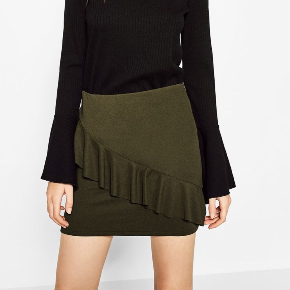 ZARA Trafaluc Ruffle Mini Skirt